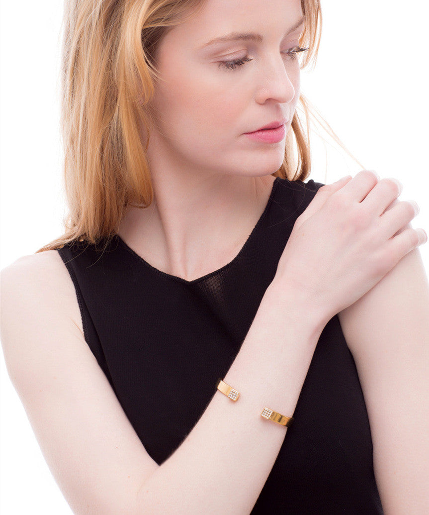 Lucille In The Sky Cuff Bracelet_Model_Benique