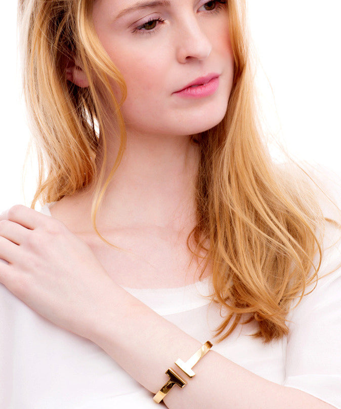 Twin T Statement Cuff_Model_Benique