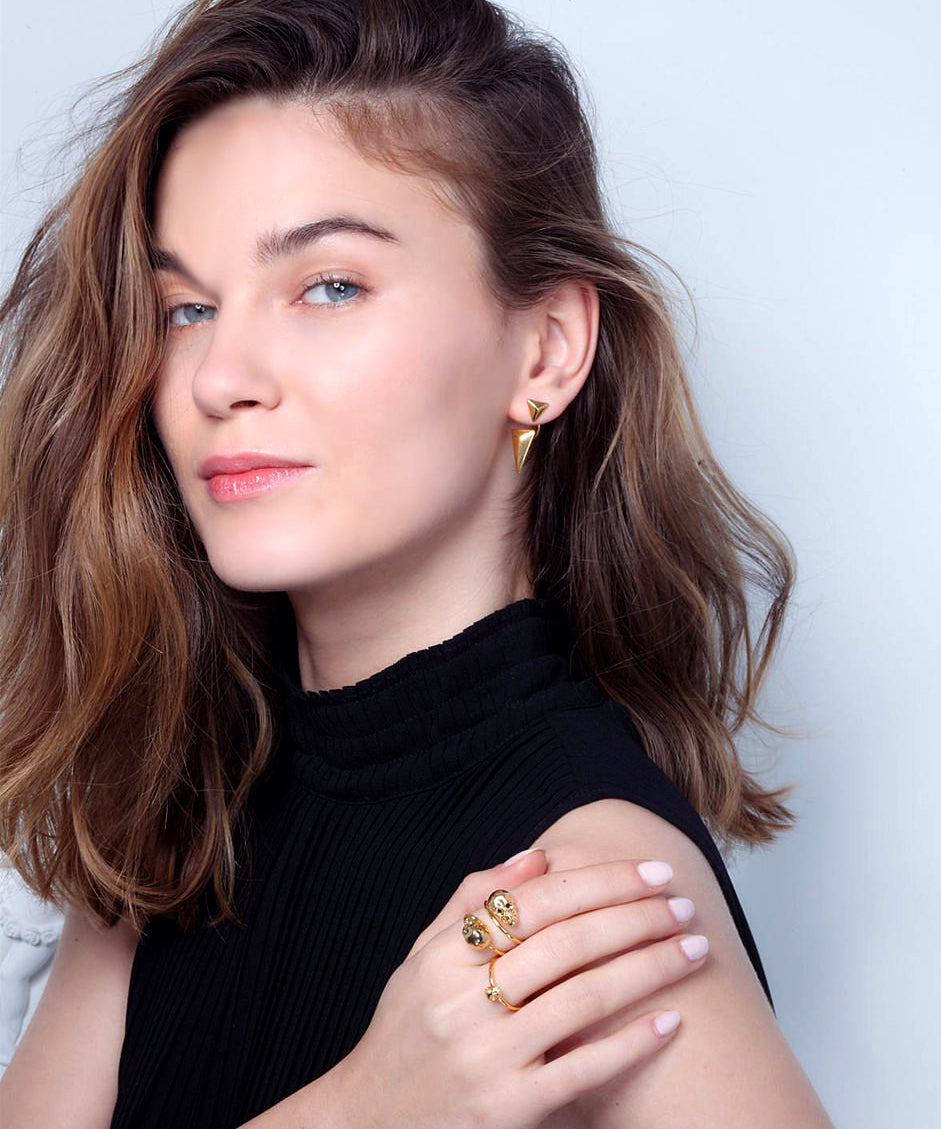 Estoria Ear Jackets_Model_Benique