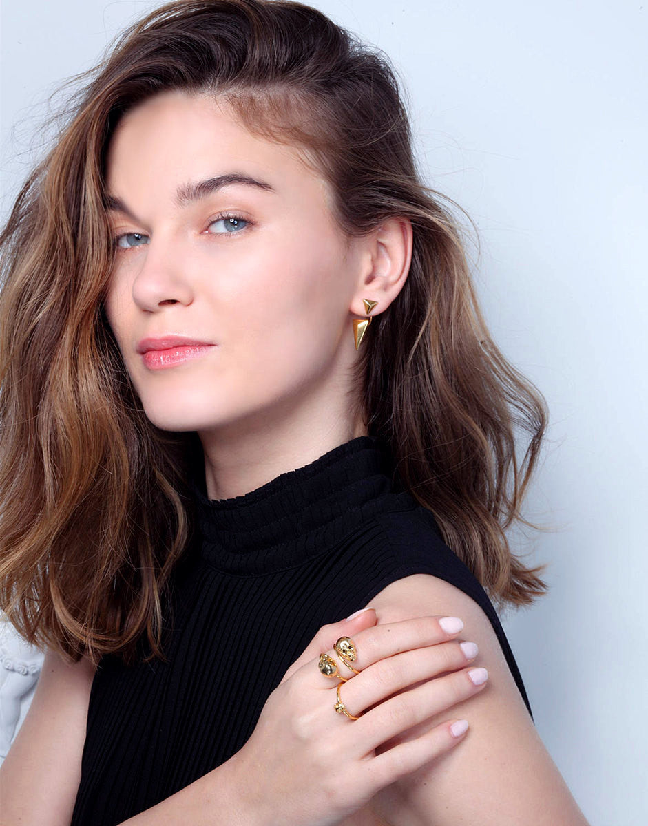 Estoria Ear Jackets_Model_Benique