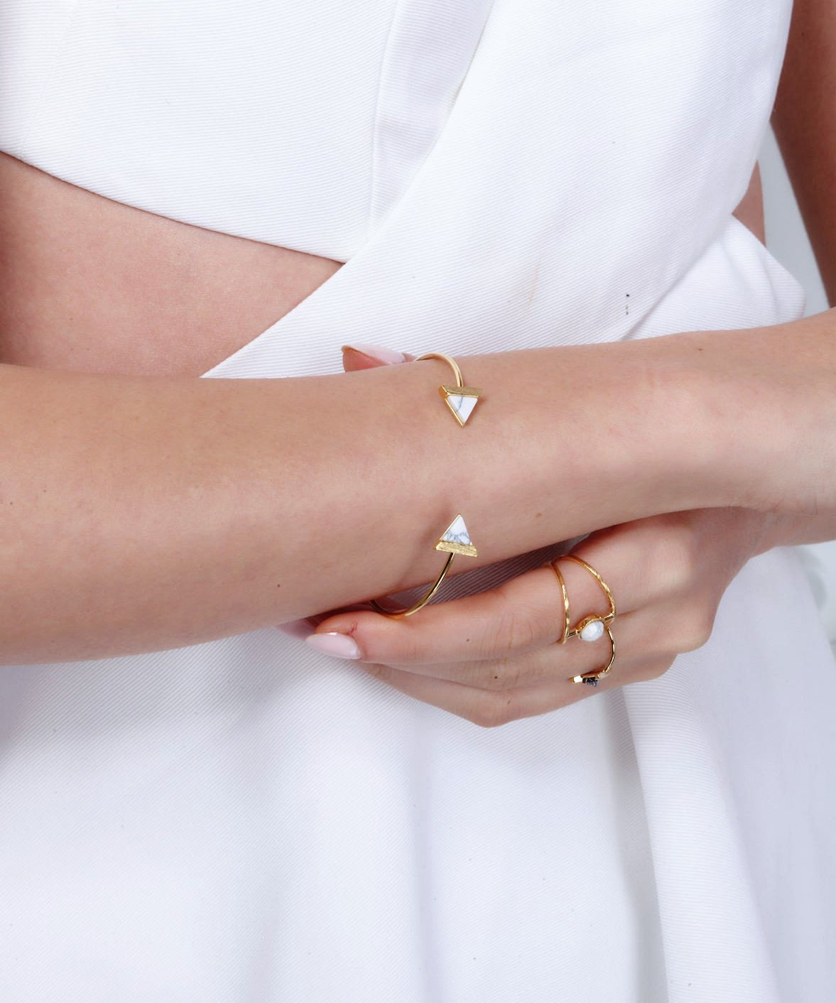 Tri  Marble Cuff (Gold)_Model_Benique